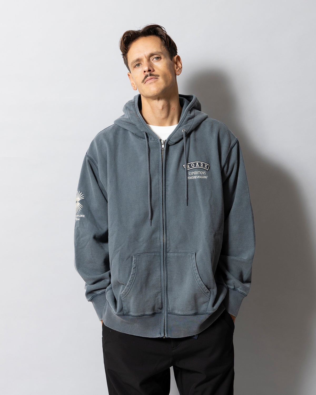 "Roamiing" F/Z Hood Sweat