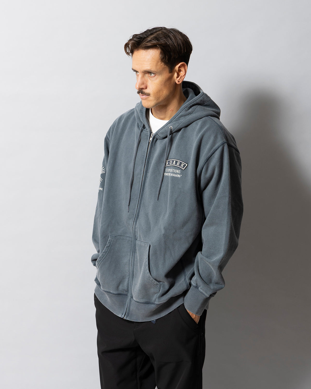 "Roamiing" F/Z Hood Sweat